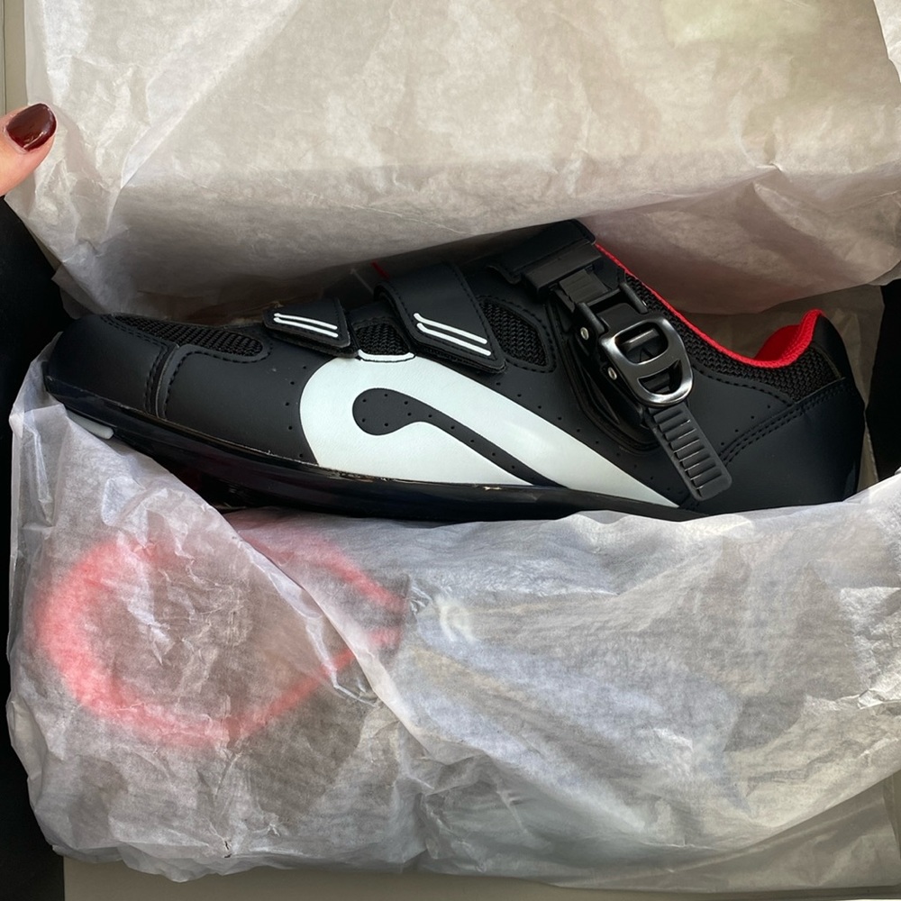 PELOTON - Black Cycling Shoes